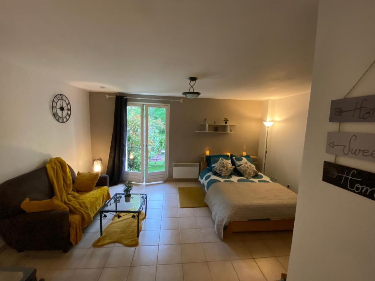 Appartement Cosy Avec Jardin Privatif Et Garage Фонтенбло Экстерьер фото
